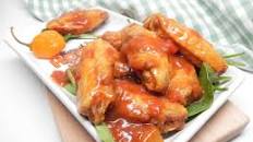 Sweet and Kickin' Mango-Habanero Hot Sauce