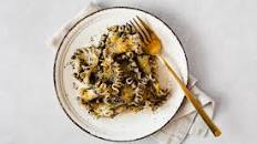Sweet pasta recipe with orange, honey and almond oil