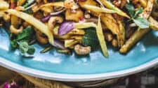Thai green mango salad with cashew