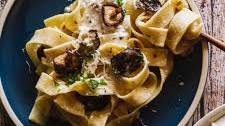 The Best Creamy Garlic Mushroom Pasta
