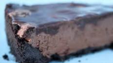 Thin Mint Mud Pie with Homemade Hot Fudge