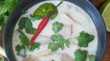 Tom kha gai (Thai coconut soup)