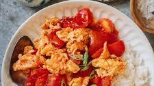 Tomato And Egg Stir Fry (西红柿炒鸡蛋)