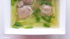 Vietnamese Pork Spare Rib Soup with Chayote (Canh Suon Nau Su Su)