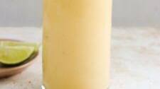 Vitamin-Rich Spicy Mango Pineapple Smoothie