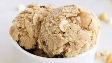 White Chocolate Macadamia Protein Cookie Dough – Easy, Healthy