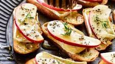 Apple Brie Crostini