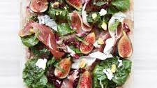 Arugula Fig Salad with Goat Cheese and Pistachios