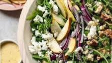 Arugula Salad with Pears, Goat Cheese and Walnuts