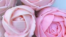 Buttercream Frosting for Flower Cupcakes