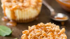Caramel Apple Mini Cheesecakes {with Streusel Topping}