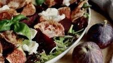 Caramelized red onion and fresh fig salad