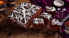 Chocolate Halloween cobweb cake