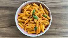 Creamy roasted red pepper and tomato pasta