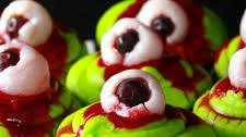 Easy Bloody Eyeball Halloween Cupcakes