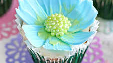 Easy Chocolate Flower Cupcakes