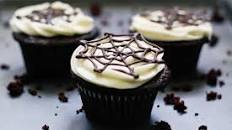Halloween Chocolate Spiderweb Cupcakes