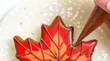 How to Decorate a Maple Leaf Sugar Cookie
