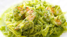 Low Carb Spaghetti Squash with Spinach Walnut Pesto Sauce