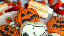Mini Halloween Snoopy Cakes