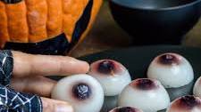 Spooktacular Gummy Eyeballs