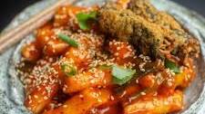 15-Minute Spicy Vegan Tteokbokki.