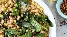 20 Minute Spicy Garlic Spinach Pasta with Chickpeas