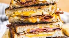 Apple Bacon and Cheddar Grilled Cheese