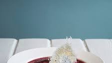 Beetroot and horseradish soup with Snøfrisk® biscuit
