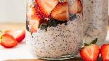 Berry Overnight Oats