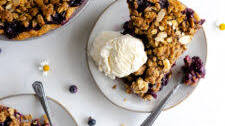 Blueberry Almond Crumble Pie