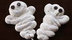 Boo-tiful Meringue Halloween Treats