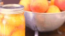 Canning Peaches with Honey and Cinnamon