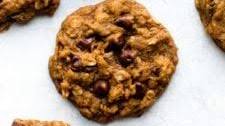 Chewy Pumpkin Oatmeal Chocolate Chip Cookies