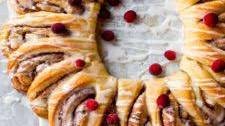 Cinnamon Roll Wreath