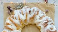 Cinnamon Roll Wreath