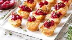 Cranberry Brie Puff Pastry Bites