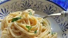 Creamy linguine pasta al limone