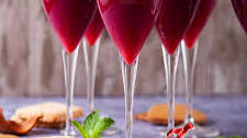 Easy And Festive Pomegranate Mocktail Drinks