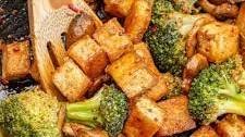 Easy Broccoli Tofu Stir Fry (Vegan!)