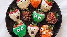 Easy Halloween Chocolate Covered Strawberries