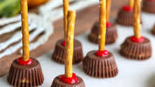 Easy Halloween Treat: Witch's Brooms