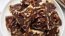 Easy Saltine Pecan Toffee