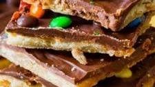 Easy Saltine Toffee (With Peanut Butter)