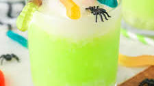 Easy Spooky Halloween Punch For Kids (3 Ingredients!)