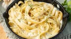Fettuccine Alfredo