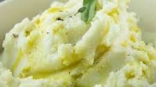 GARLIC HERB MASHED POTATOES WITH AVOCADO OIL