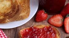 Homemade Strawberry Jam Recipe (No Pectin)