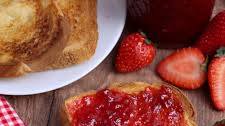 Homemade Strawberry Jam Recipe (No Pectin)