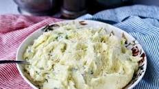 Instant Pot Mashed Potatoes with Sour Cream and Chives